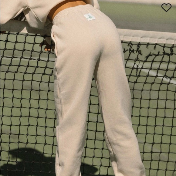 Princess Polly Sweatpants ✨ - Picture 2 of 7